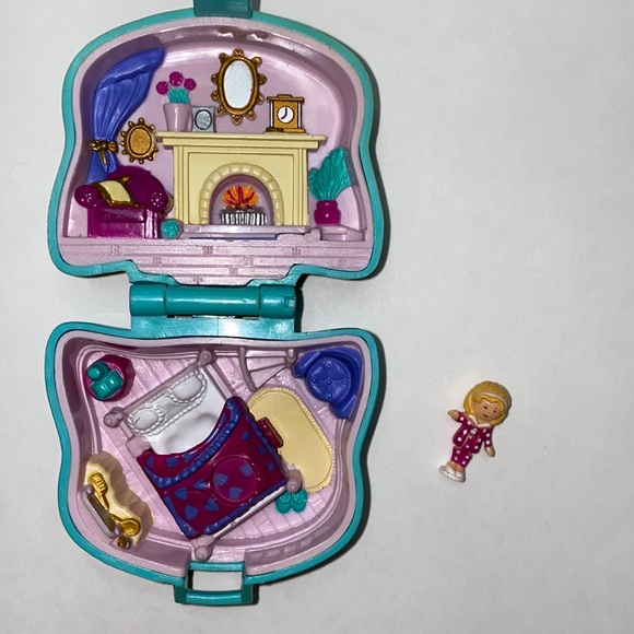1993 Polly Pocket Cuddly Kitty Compact with 1 figure - Picture 5 of 9